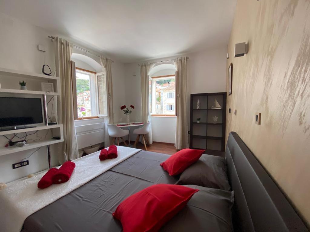Apartman Torre Хвар Екстериор снимка